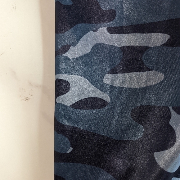 Nike Legging Size Medium Blue Camo Shimmer High Rise Crop One Tight Fit Women - Picture 12 of 13